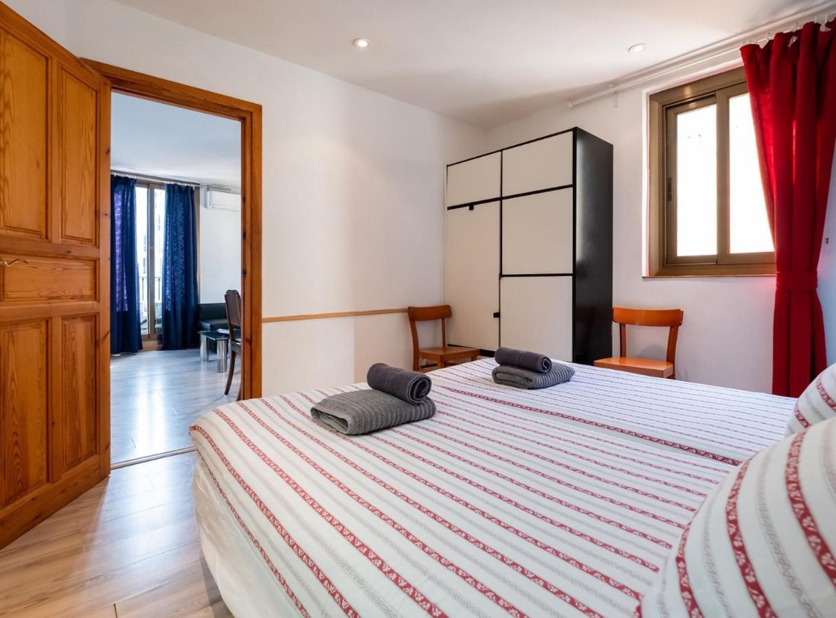 ברצלונה Apartamentos El Pintor מראה חיצוני תמונה