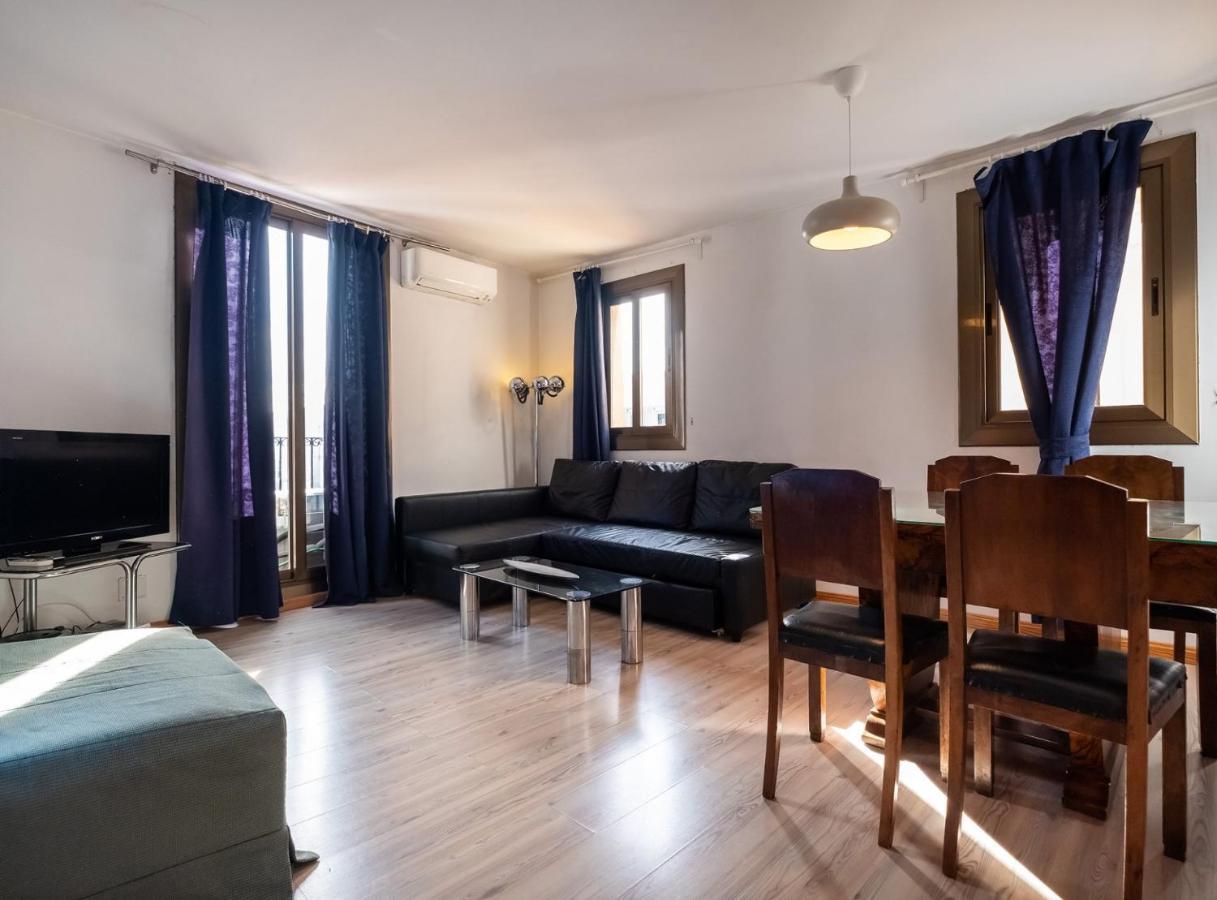 ברצלונה Apartamentos El Pintor מראה חיצוני תמונה