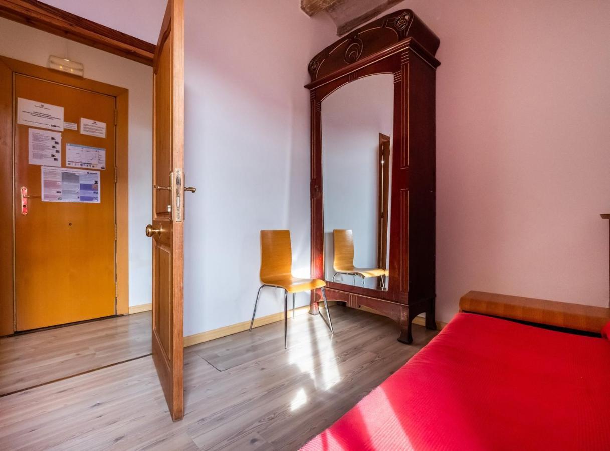 ברצלונה Apartamentos El Pintor מראה חיצוני תמונה